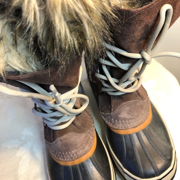 Size 9 Joan of Arc Sorel boots - Picture 7 of 14